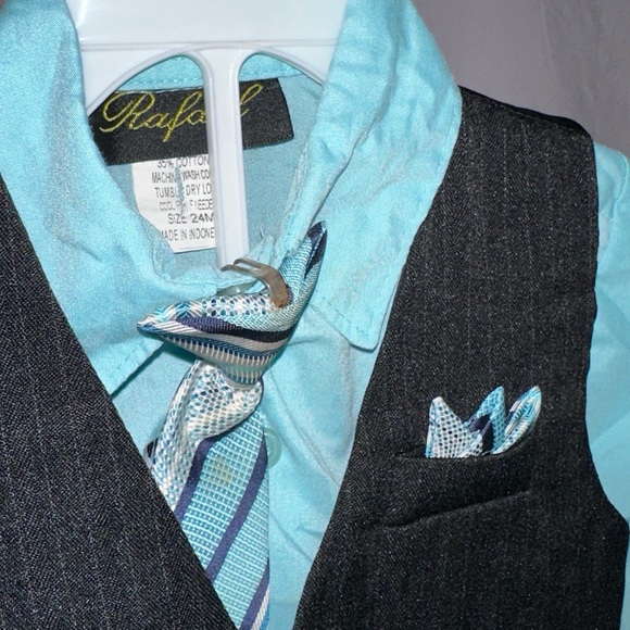 Little boys suit set Size 24M - Picture 4 of 4